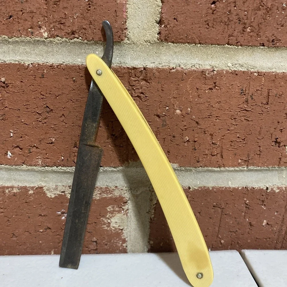 Vintage Lee MFG Co Chicago Steel Straight Razor Shaving Blade And Rex Metal Comb